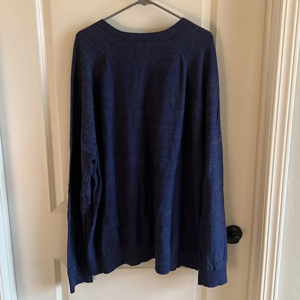 GAP Heathered Navy Blue Sweater.
